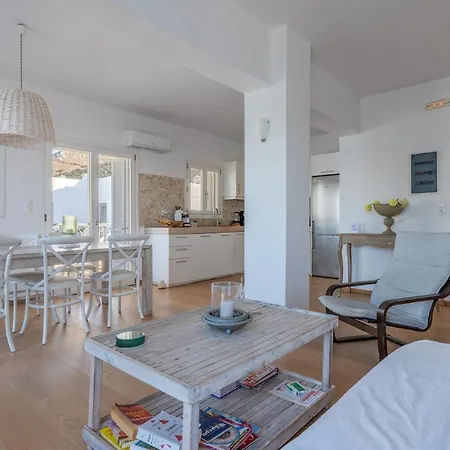 Uno Luxury With Sea View דירה